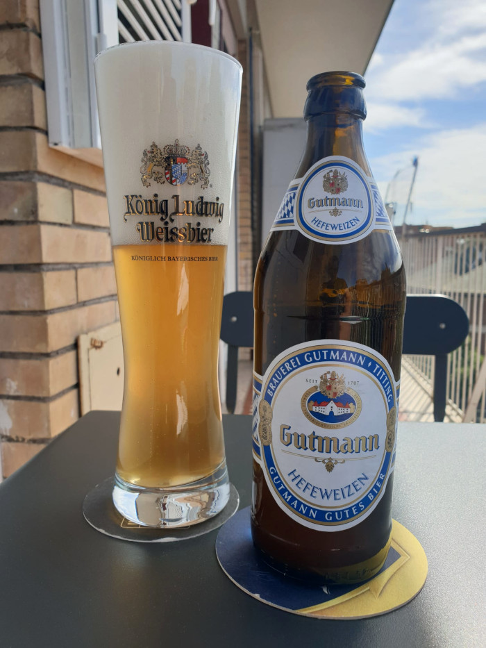 Gutman Hefeweizen bottle with glass full