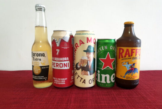 Assaggio di cinque lager industriali (alla cieca)